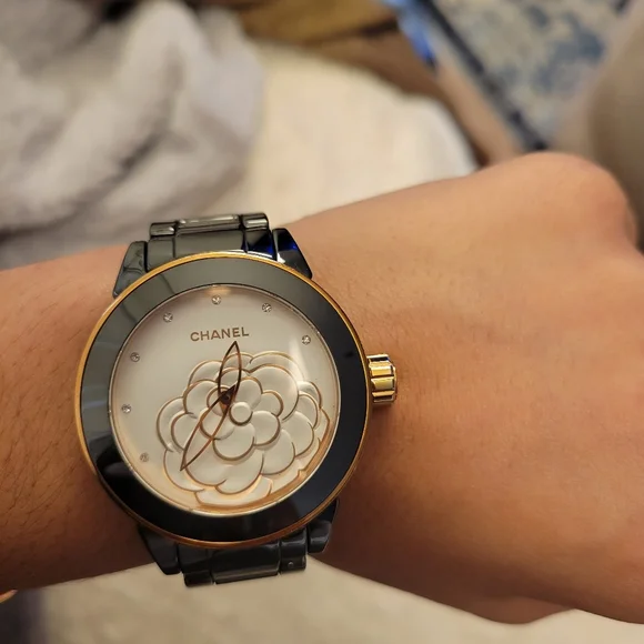 Chanel watch - Picture 2 of 2